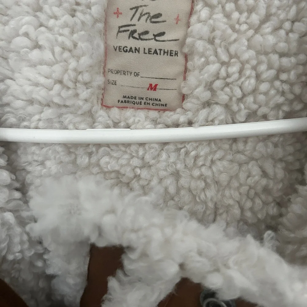 New with tags free people Vegan leather Sherpa coat - Picture 4 of 6